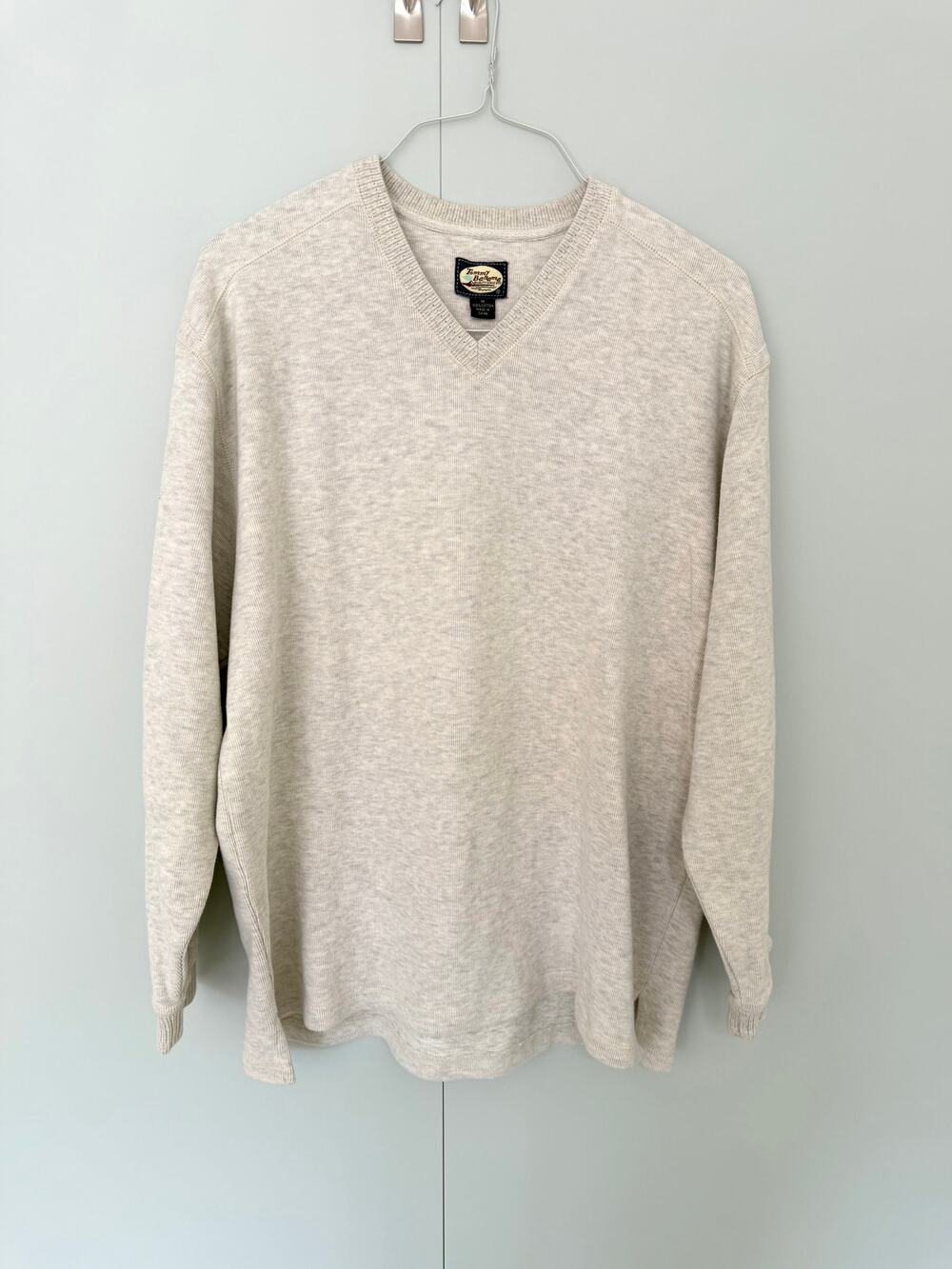 TOMMY BAHAMA Men's Vintage Cotton V-neck Sweater in Heather Beige